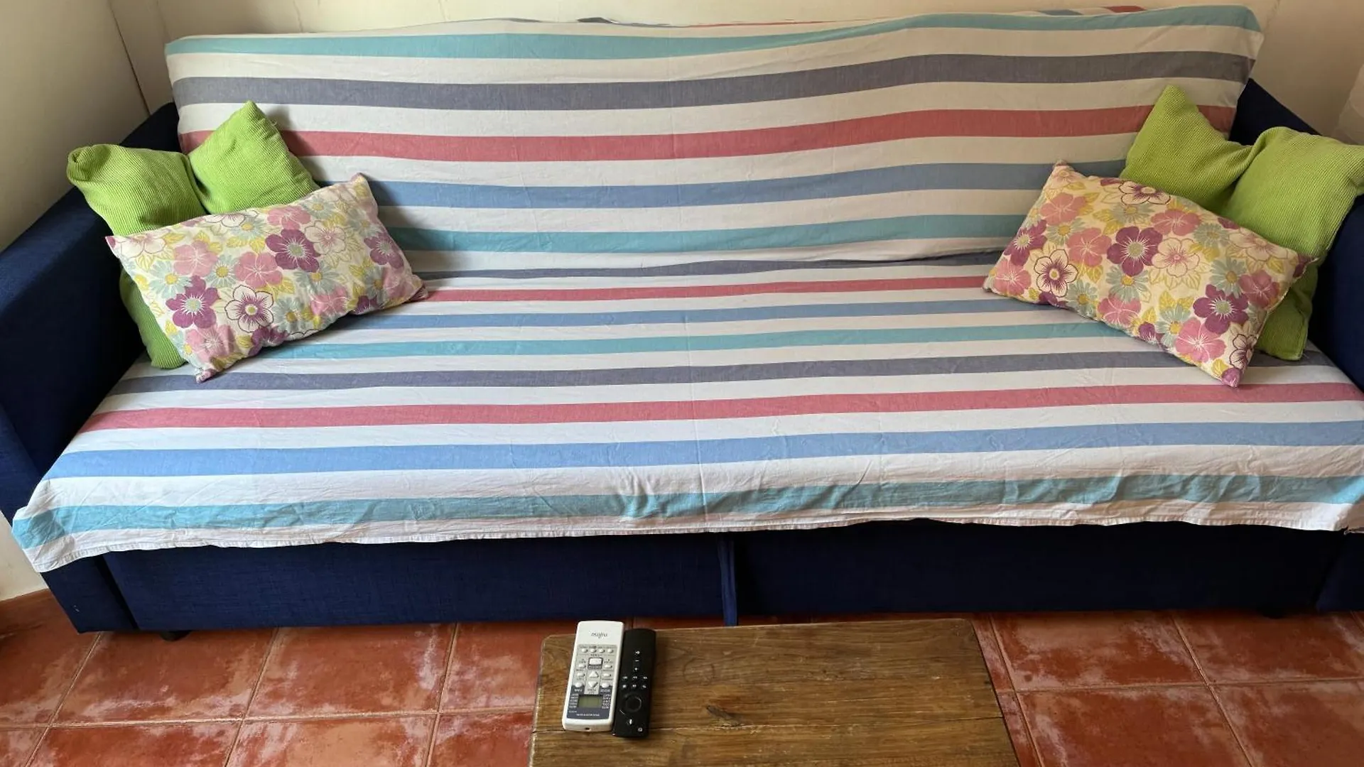 Louie Louie Apartment Tarragona Spain